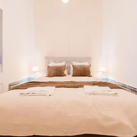 Iconic 6br Luxury In Center Apartman