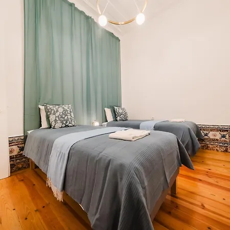 Appartement Spacious - 6 Bed - Super - Lux Lissabon