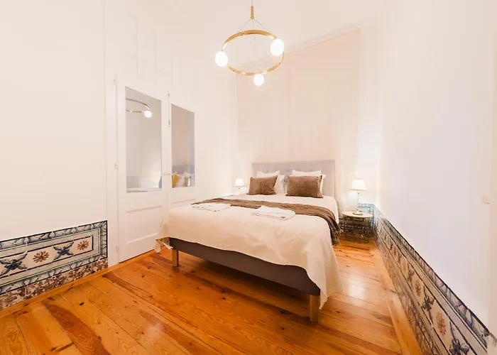 Iconic 6br Luxury In Center *