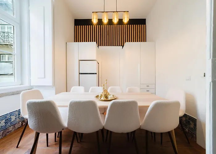 Iconic 6br Luxury In Center *