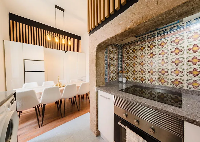 Iconic 6br Luxury In Center