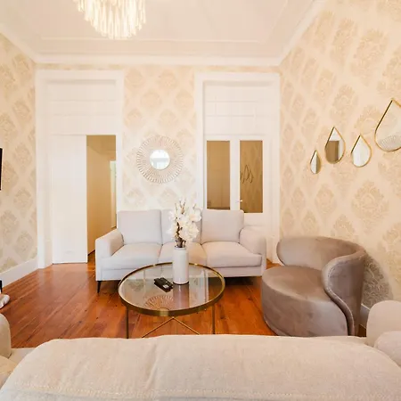 Iconic 6br Luxury In Center Apartment