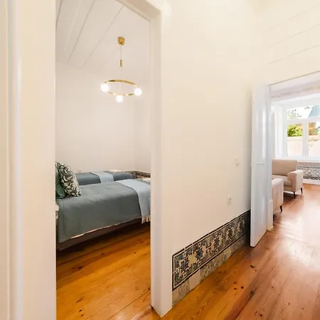 Iconic 6br Luxury In Center