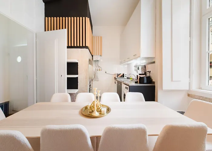 Iconic 6br Luxury In Center Лиссабон