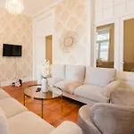 Iconic 6br Luxury In Center شقة *