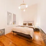 Iconic 6br Luxury In Center *