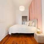 Iconic 6br Luxury In Center *